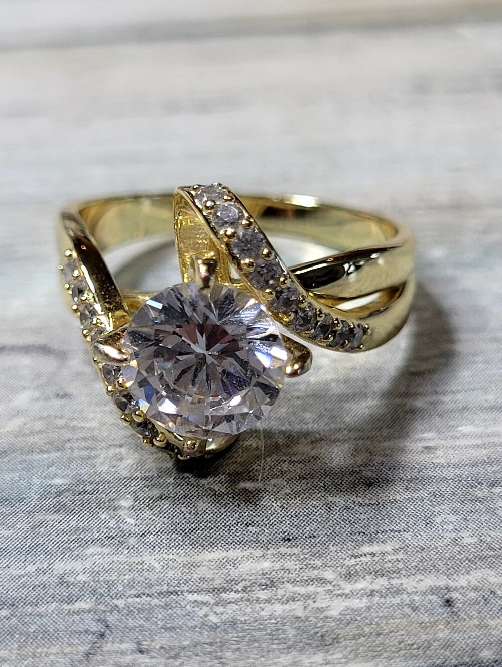 Gold-Tone Solitaire Twist Ring with Clear Crystal Accent - Picture 5 of 5